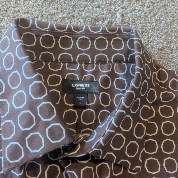 Men’s Express Slim Fit Dress Shirt Size Large, Brown W/ White Geometric Pattern - Picture 2 of 4